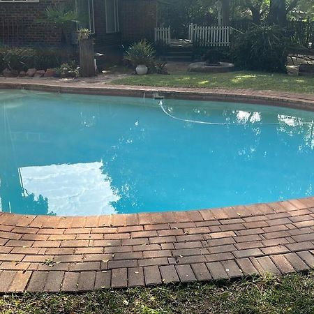 Chalet 6 At Cynthias Country Hartbeespoort Exterior foto