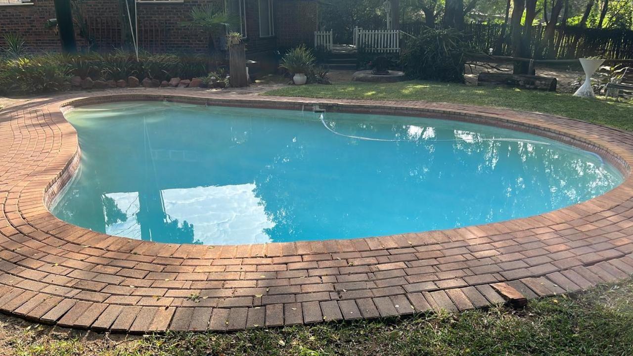 Chalet 6 At Cynthias Country Hartbeespoort Exterior foto